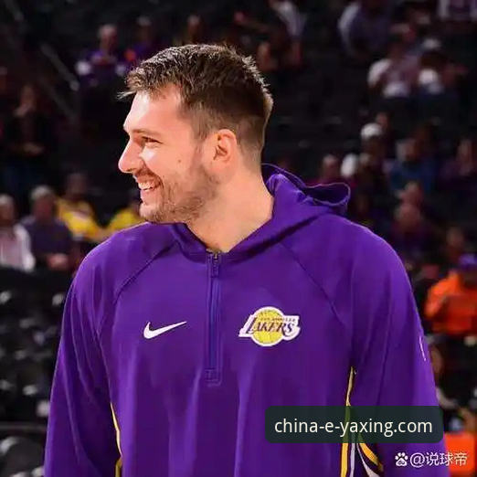 如何通过亚星APP的流畅体验，重温湖人队东契奇43分的高光之夜？